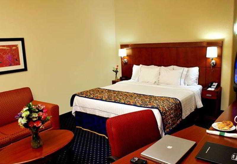 Courtyard Birmingham Hoover Rom bilde
